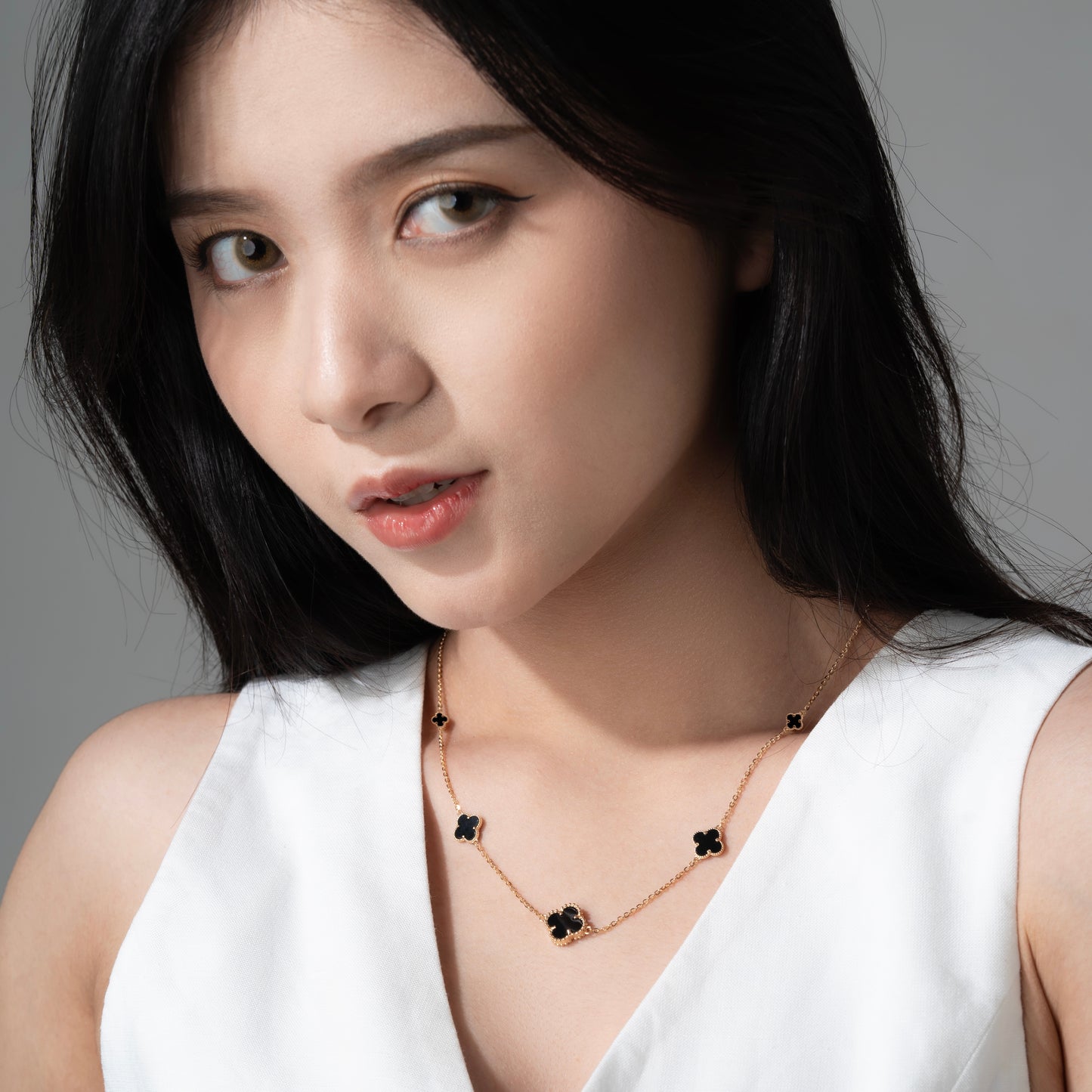 Mavelyn Black Clover Necklace