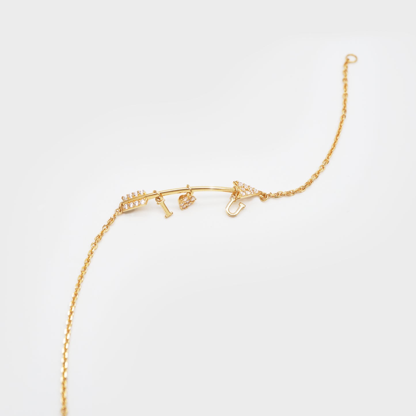 Revalina Love Arrow Bracelet