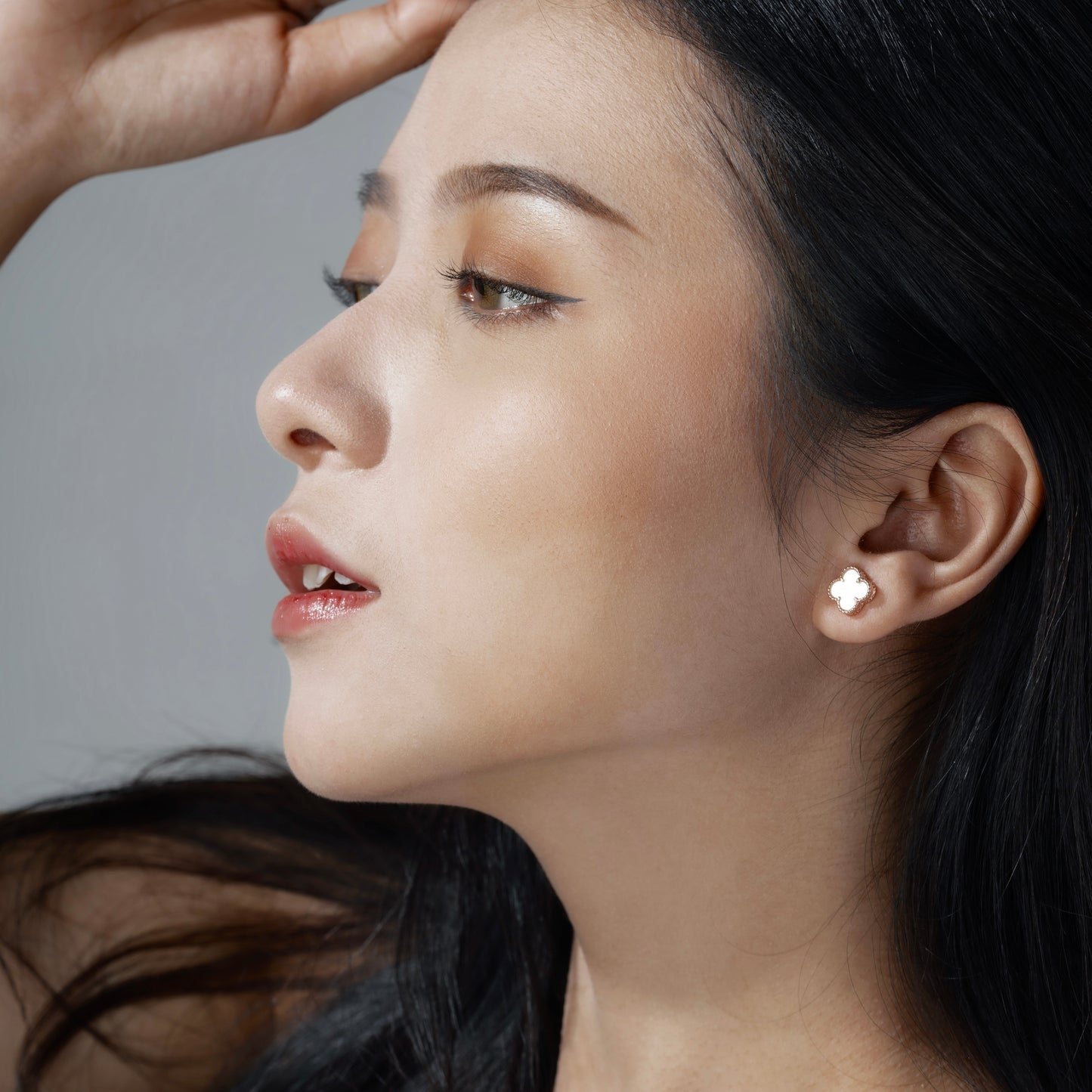 Eloise White Clover Stud Earring