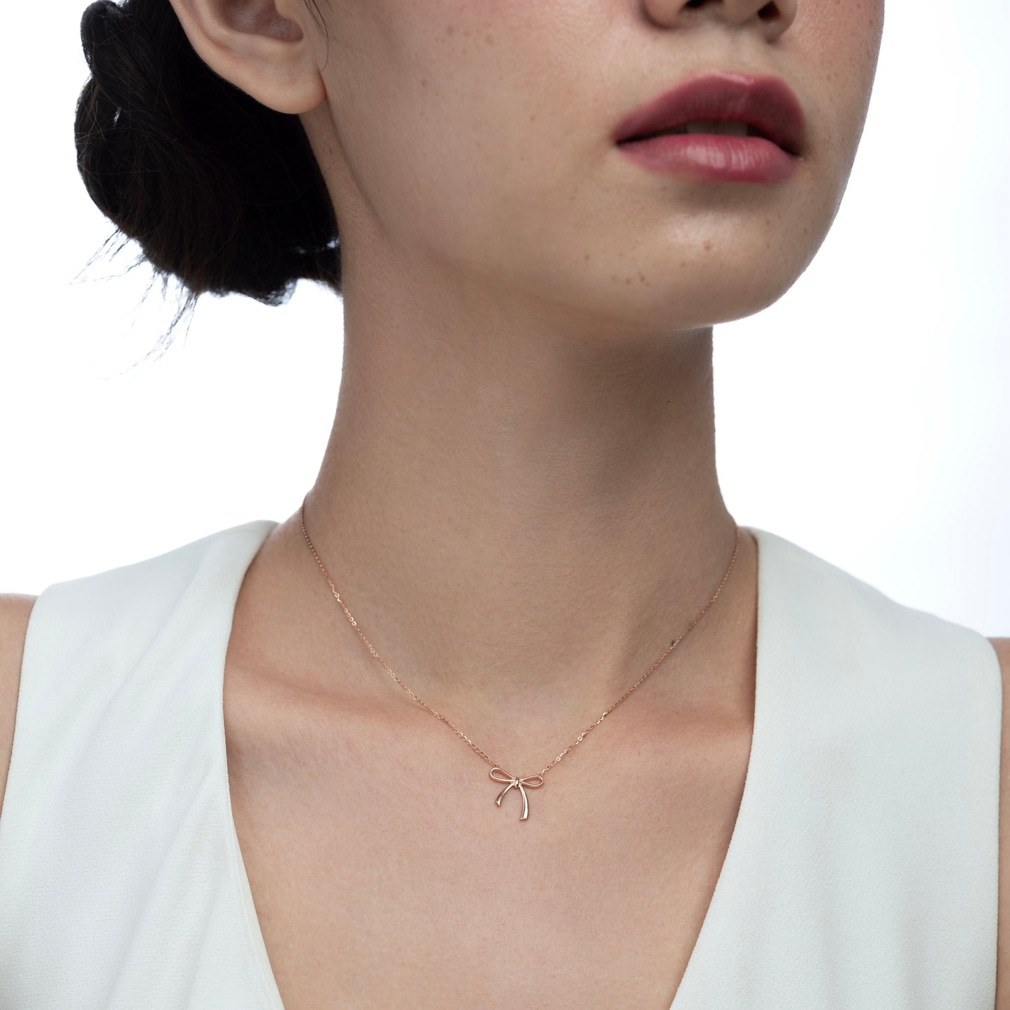 Lavita Bow Necklace