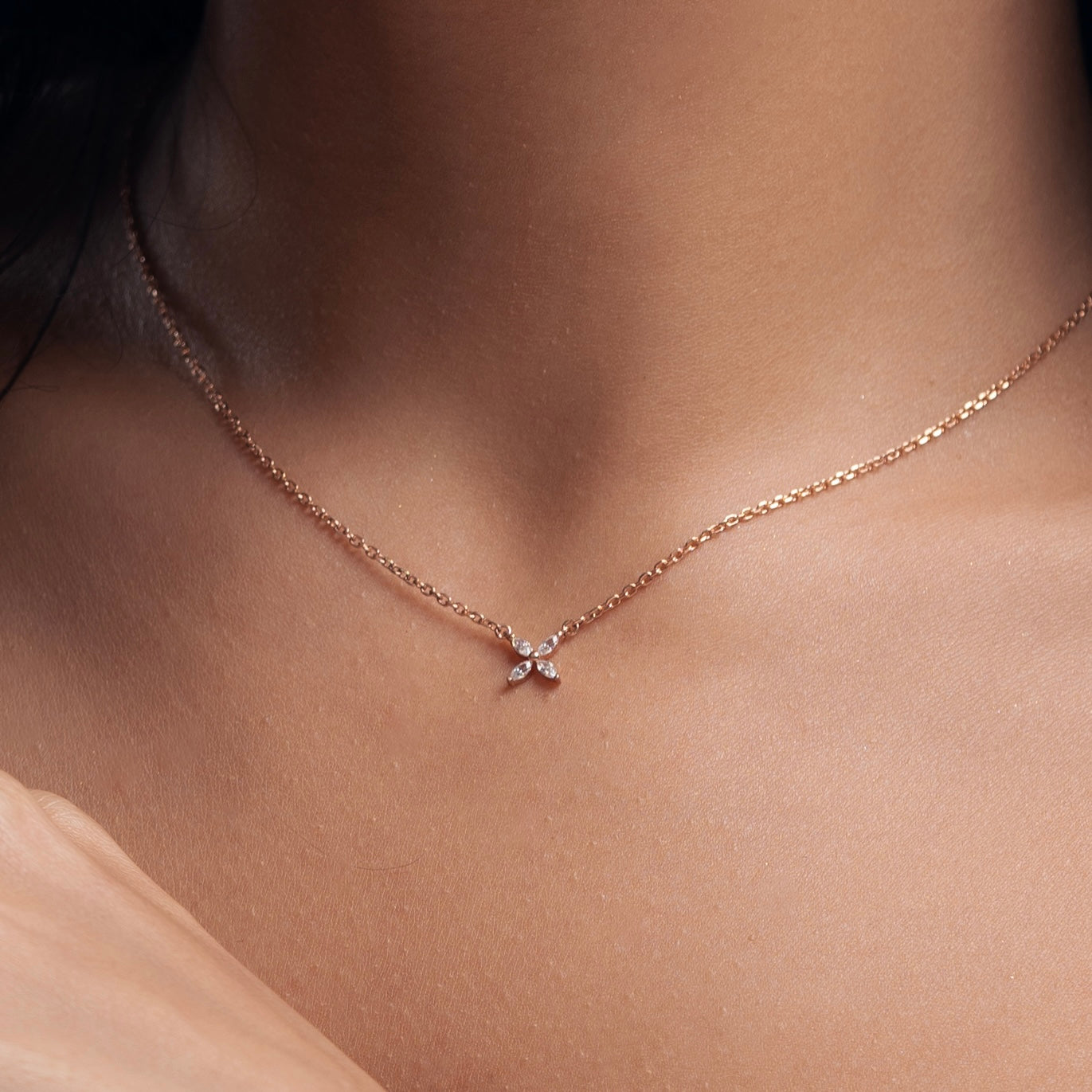 Clara Mini Fleur Necklace