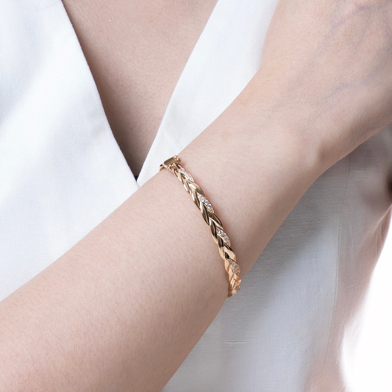 Gwen Leaf Stone Bangle