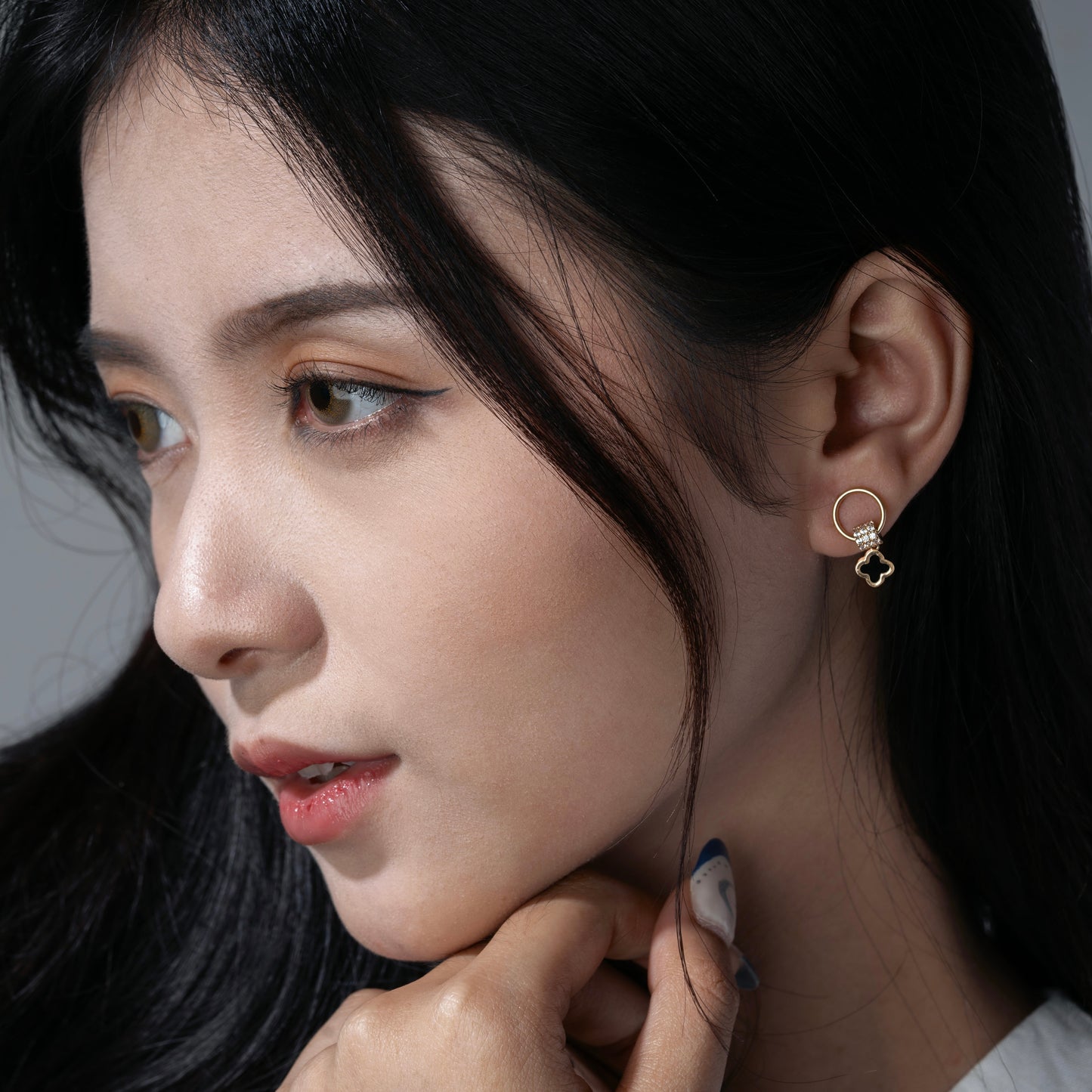 Jessie Black Clover Stud Earring