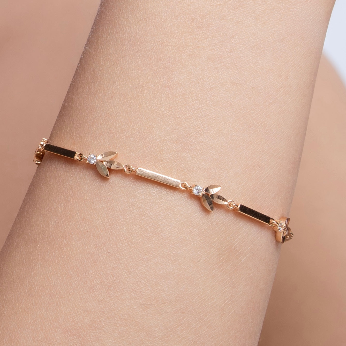 Liora Crystals Leaf Bracelet