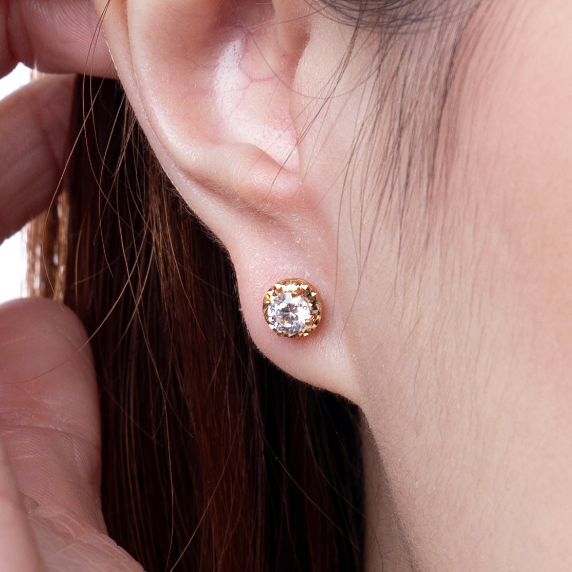 Melia Solitaire Stud Earring