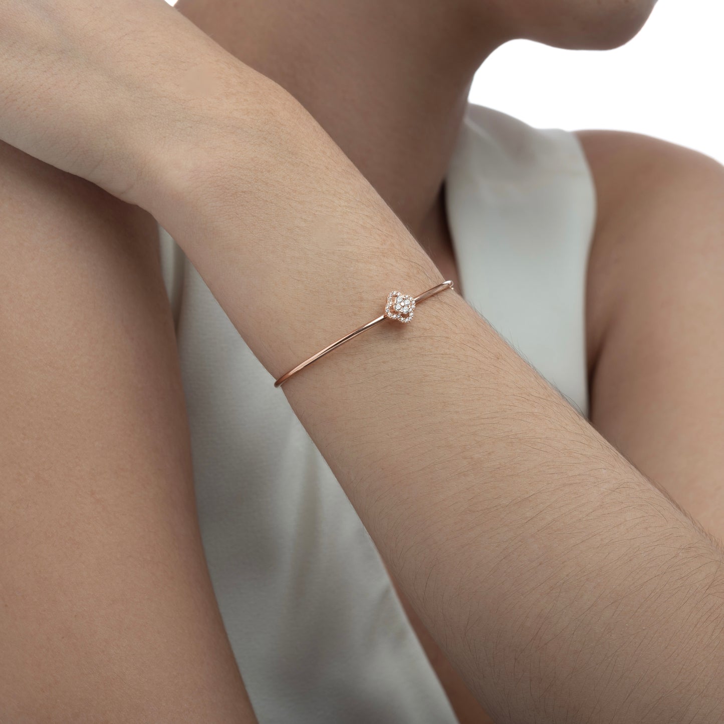 Arnelle Sparkling Clover Bangle