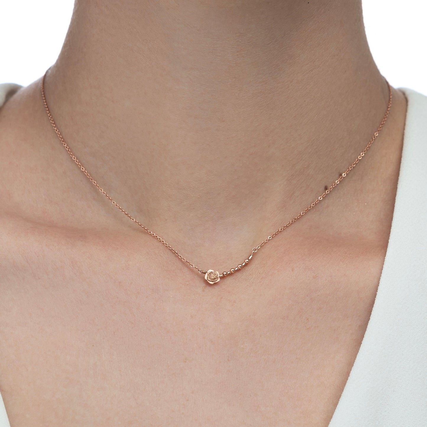 Lavien Roses Gold Necklace