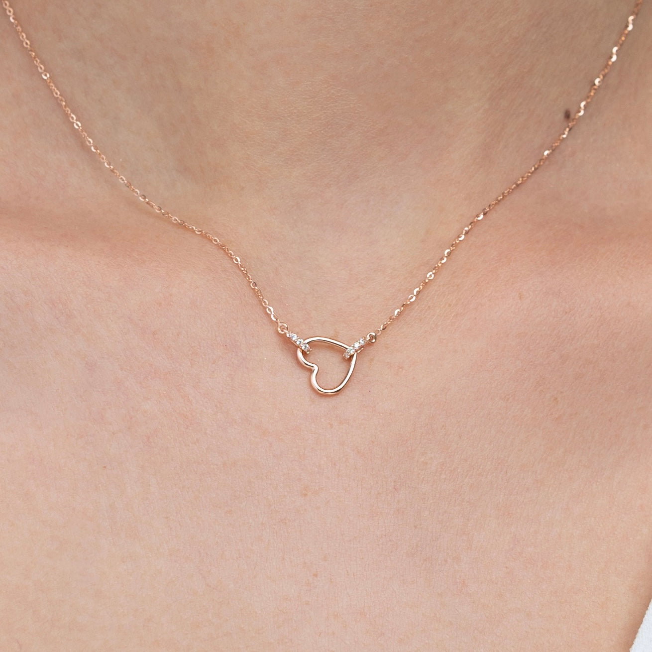 Vallen Listring Heart Necklace