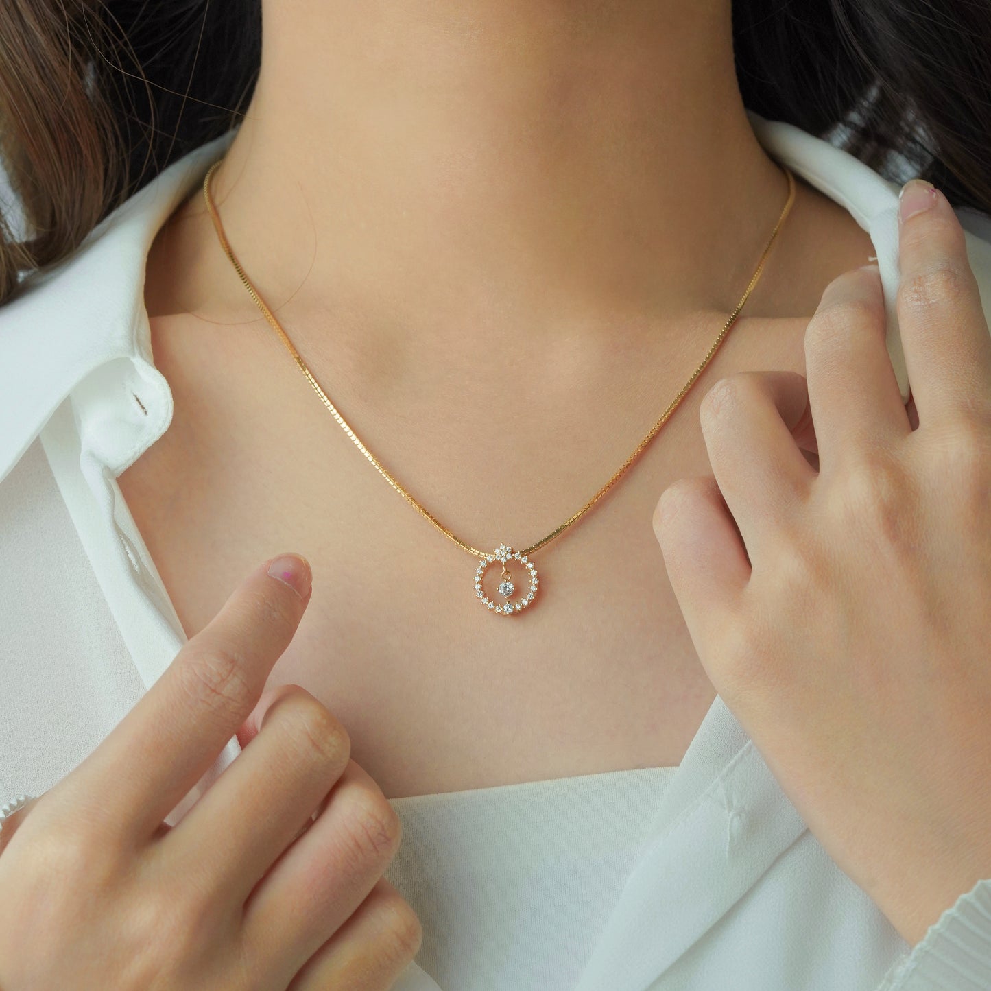 Jane Wreath Crystal Pendant
