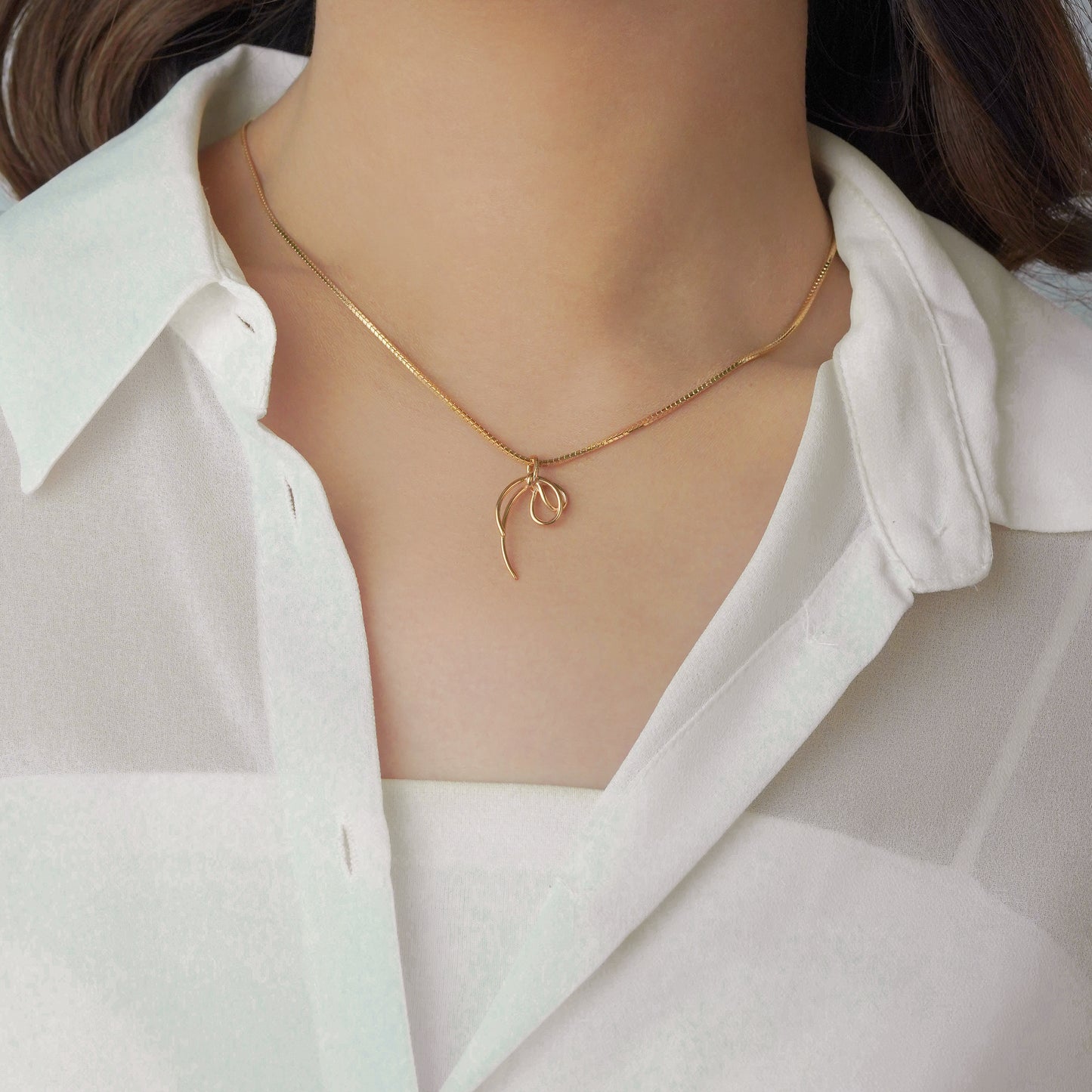 Leah Simple Bow Pendant