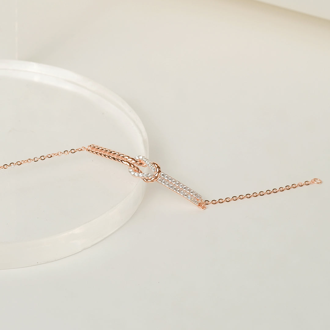 Kay Dazzling Knot Bracelet