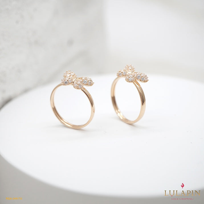 Sparkling Classic Butterfly Ring