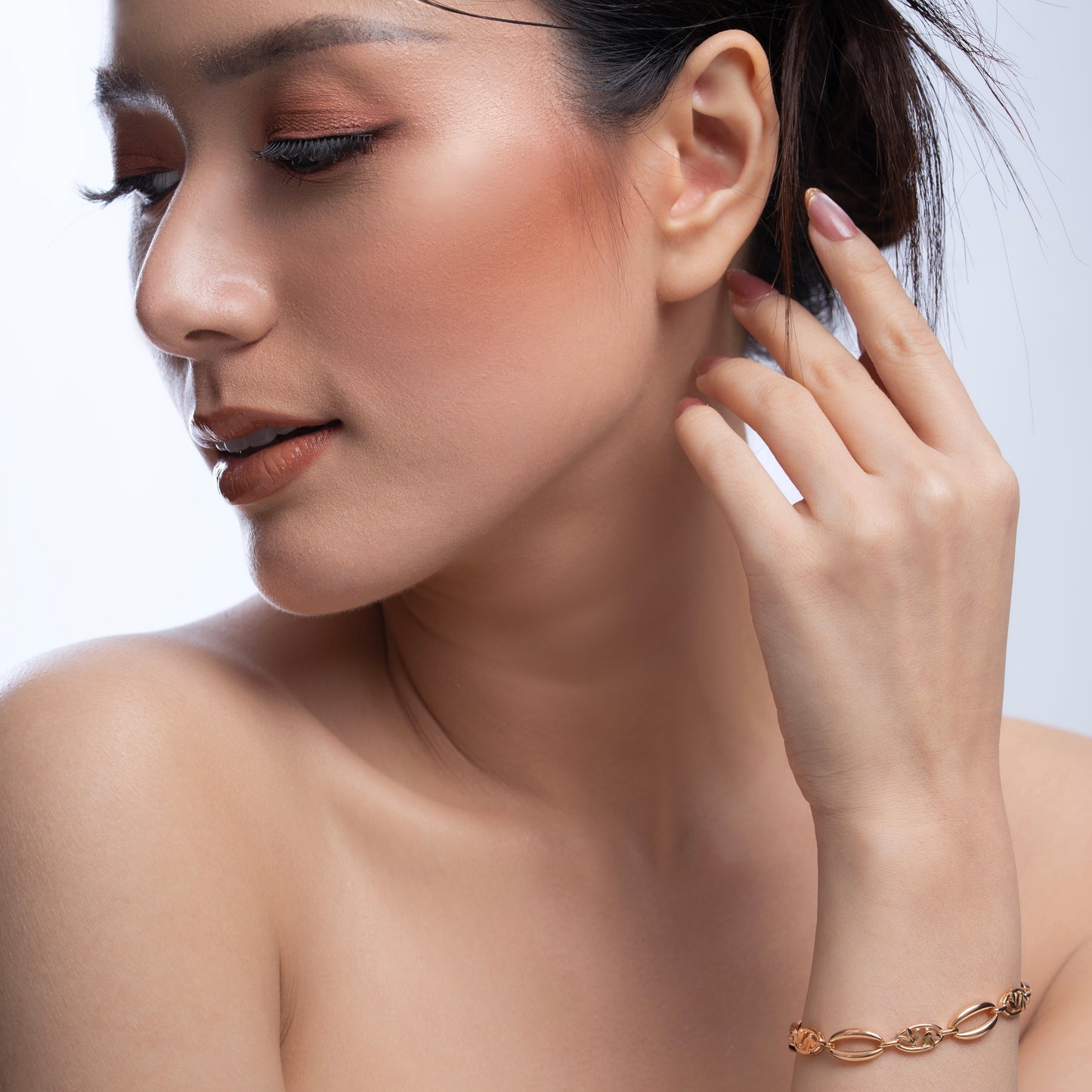 Clarita Oval Leaf Bracelet
