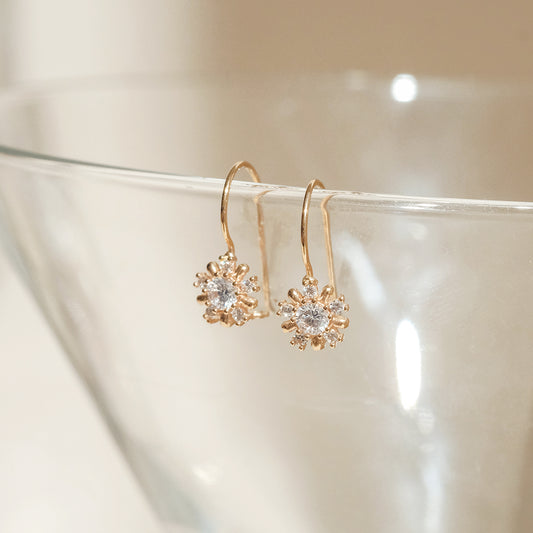 Snowflakes Dazzling Earring