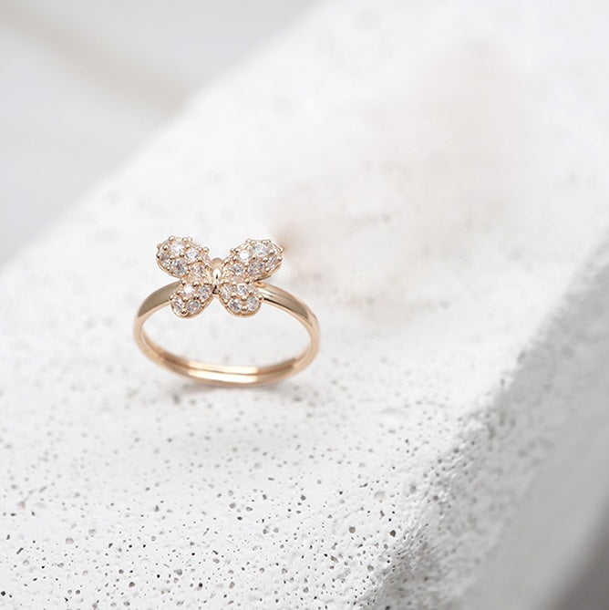 Sparkling Classic Butterfly Ring